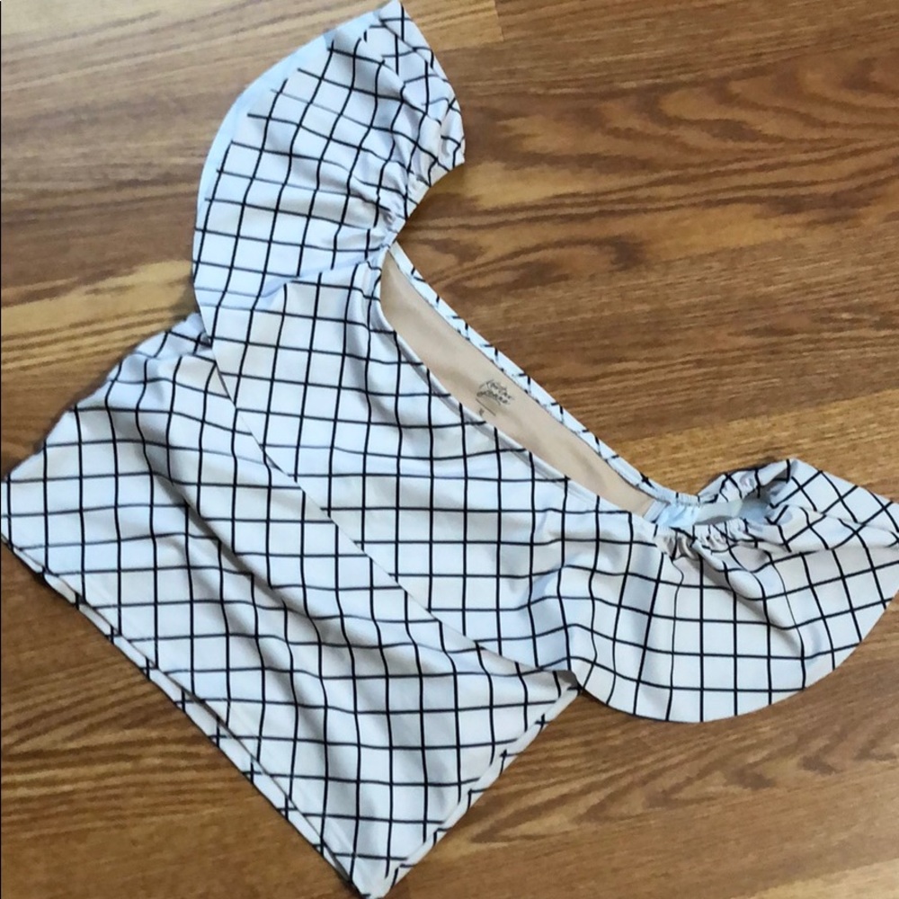 Kortni Jeane Ruffled Around Top - XL NWOT